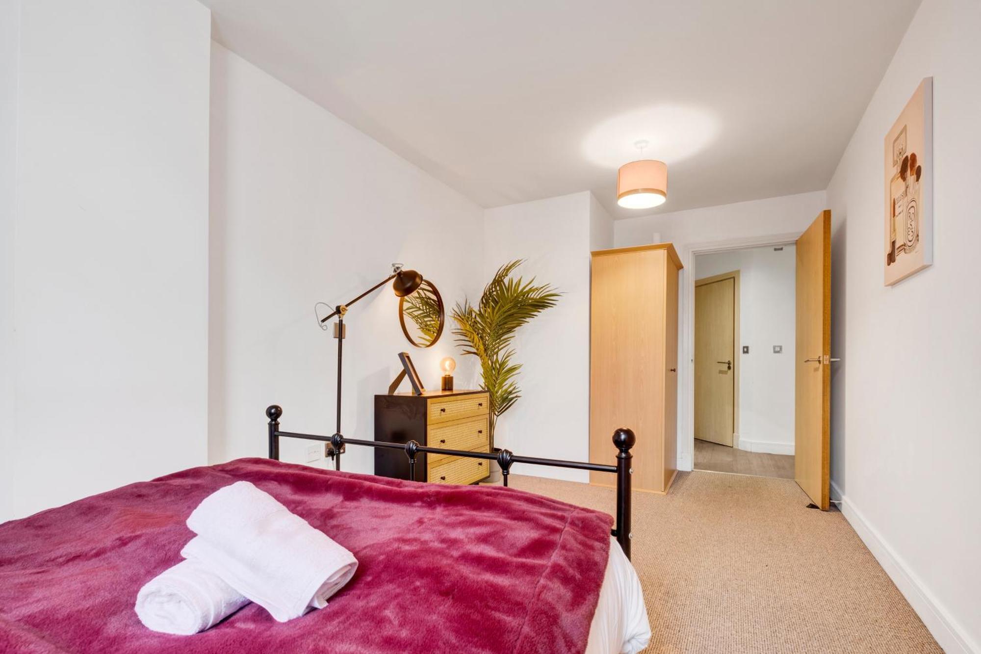 Ultra Stylish 2 Bedroom Apt Centrally Located Бирмингам Екстериор снимка