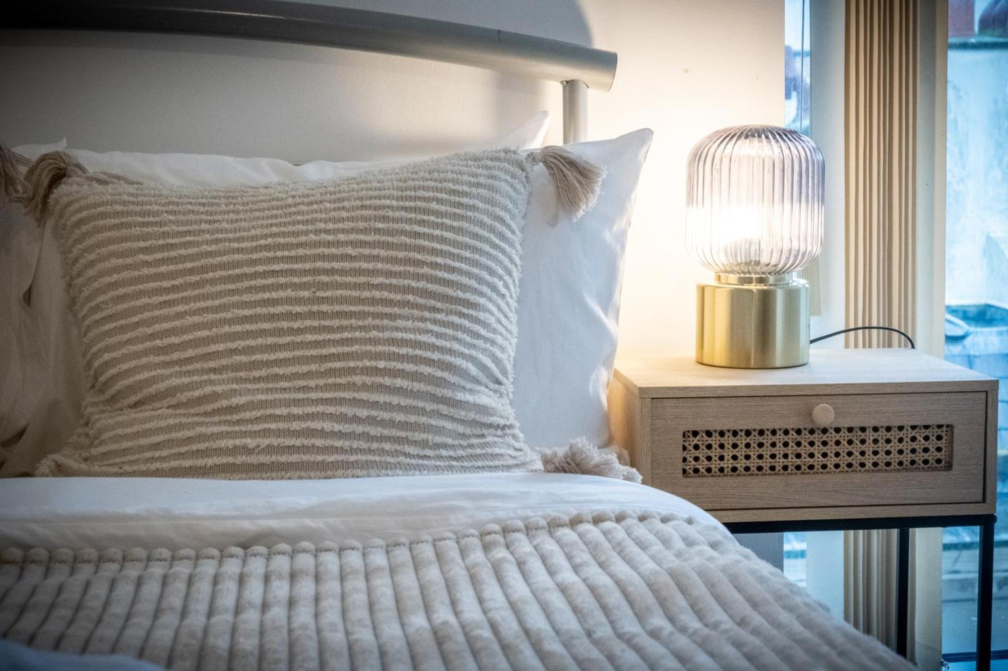 Ultra Stylish 2 Bedroom Apt Centrally Located Бирмингам Екстериор снимка