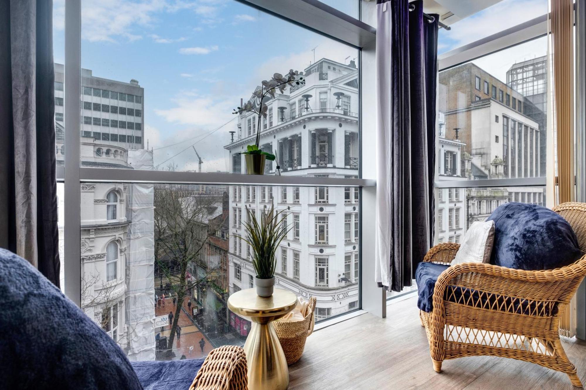 Ultra Stylish 2 Bedroom Apt Centrally Located Бирмингам Екстериор снимка